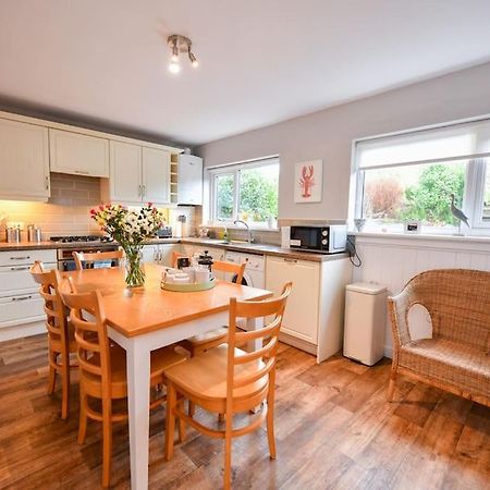3 Bedroom Townhouse Right On The Harbour Isle of Whithorn Εξωτερικό φωτογραφία