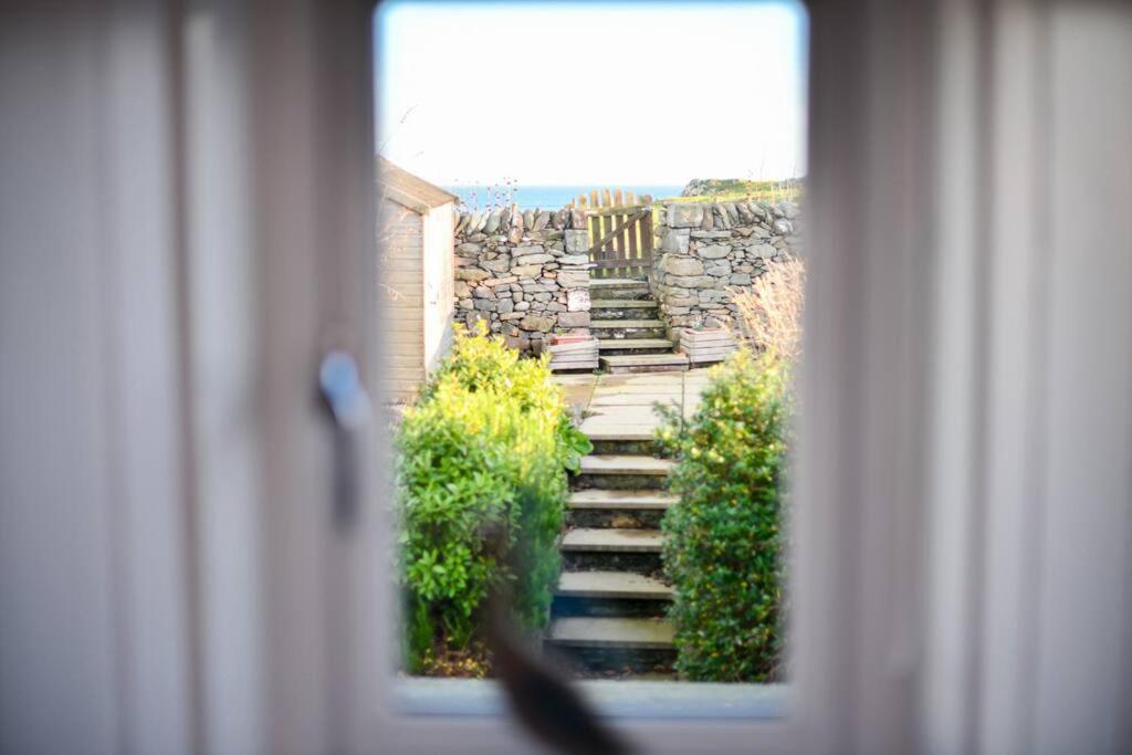 3 Bedroom Townhouse Right On The Harbour Isle of Whithorn Εξωτερικό φωτογραφία