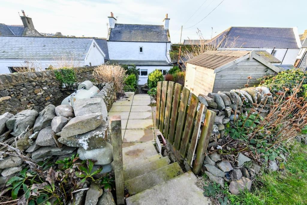 3 Bedroom Townhouse Right On The Harbour Isle of Whithorn Εξωτερικό φωτογραφία