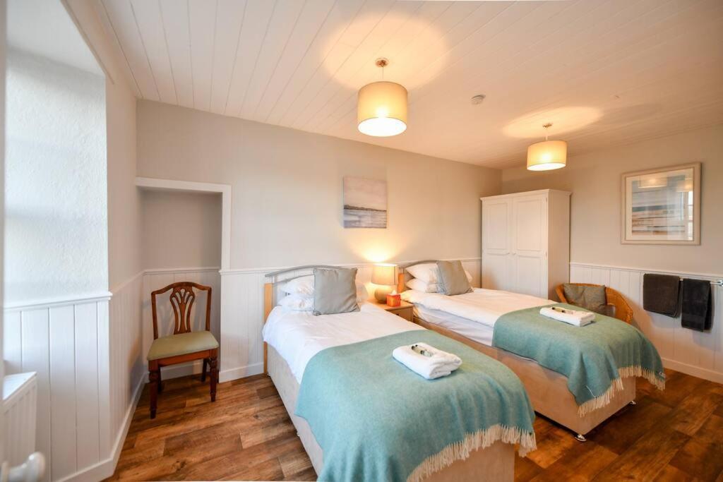 3 Bedroom Townhouse Right On The Harbour Isle of Whithorn Εξωτερικό φωτογραφία