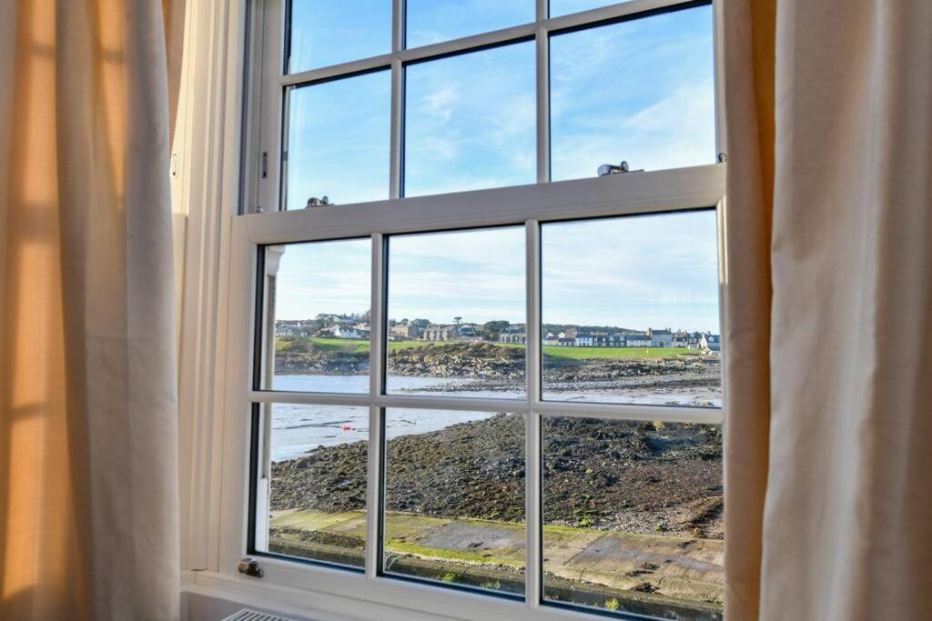 3 Bedroom Townhouse Right On The Harbour Isle of Whithorn Εξωτερικό φωτογραφία