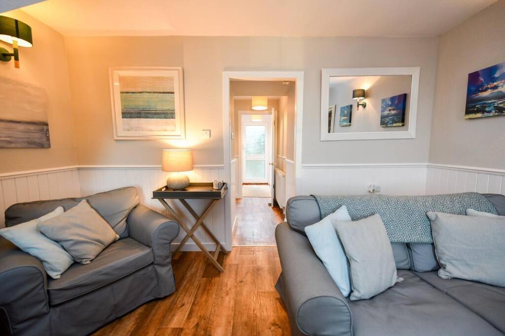 3 Bedroom Townhouse Right On The Harbour Isle of Whithorn Εξωτερικό φωτογραφία