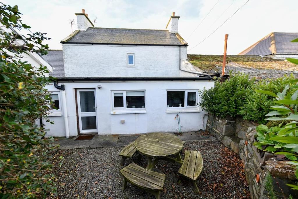 3 Bedroom Townhouse Right On The Harbour Isle of Whithorn Εξωτερικό φωτογραφία