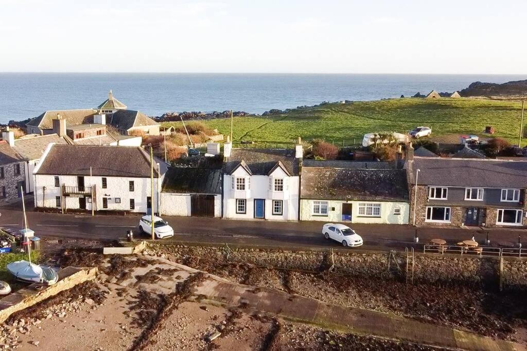 3 Bedroom Townhouse Right On The Harbour Isle of Whithorn Εξωτερικό φωτογραφία
