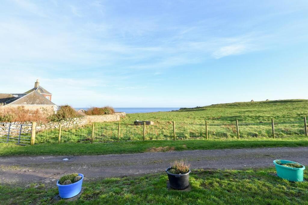 3 Bedroom Townhouse Right On The Harbour Isle of Whithorn Εξωτερικό φωτογραφία